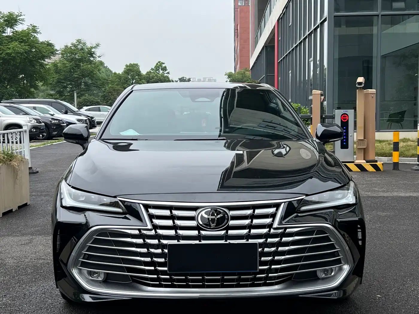 Toyota Avalon 2024 Hybrid 2.0L Luxury Edition фото 2