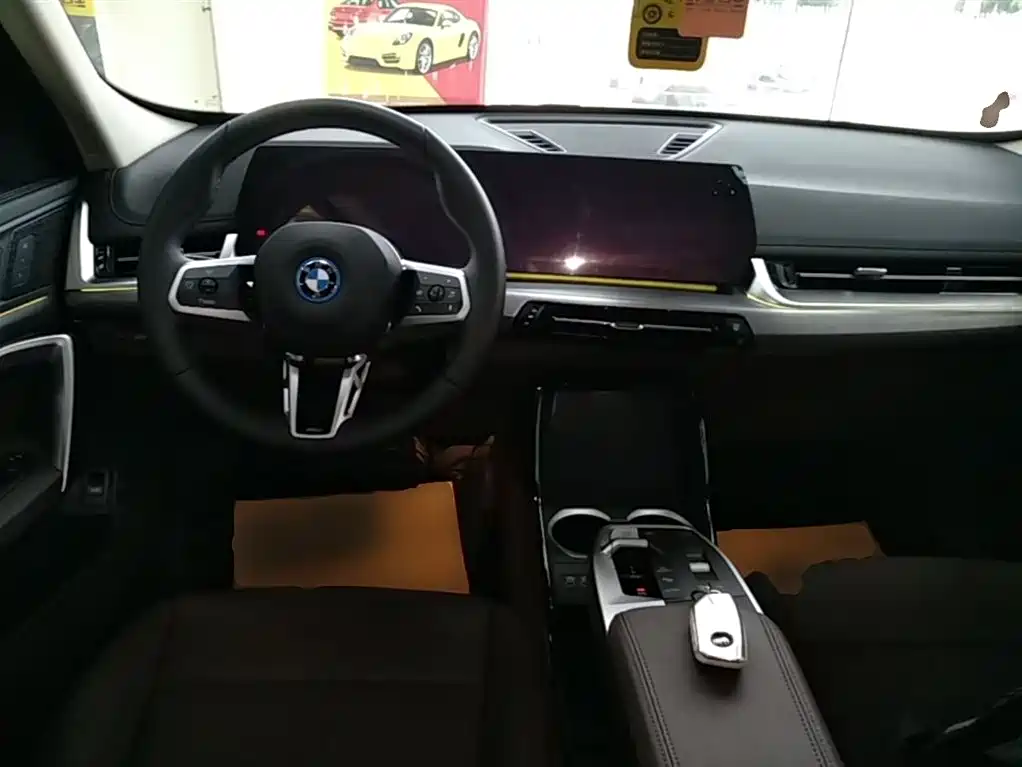 BMW iX1 2023 eDrive25L M Sport Package фото 10