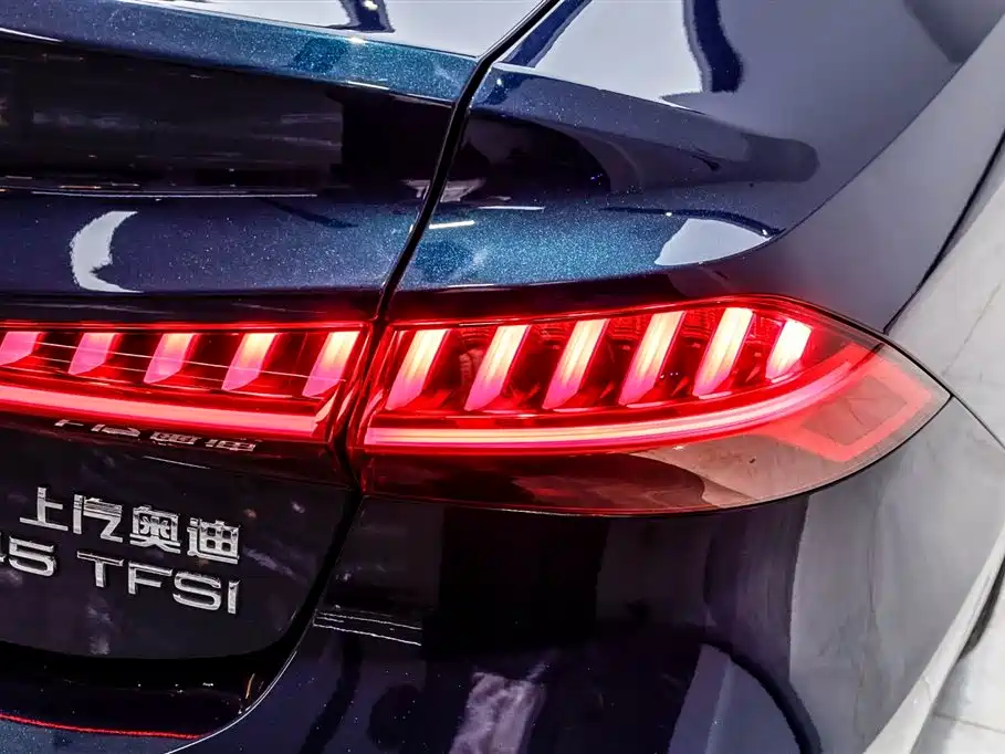 Audi A7L 2024 45TFSI S-line Dream Edition Crystal Package фото 15