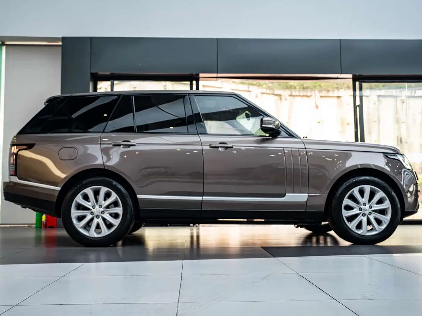 Land Rover Range Rover 2014 3.0 SC V6 Vogue фото 4