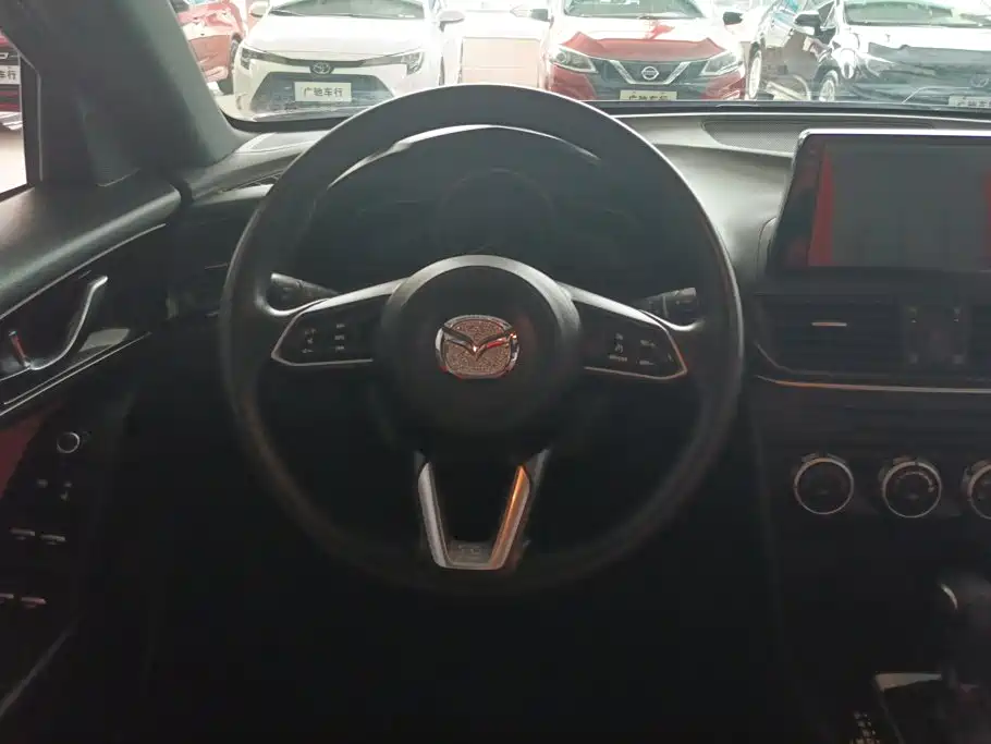 Фото 15 - Mazda CX-4