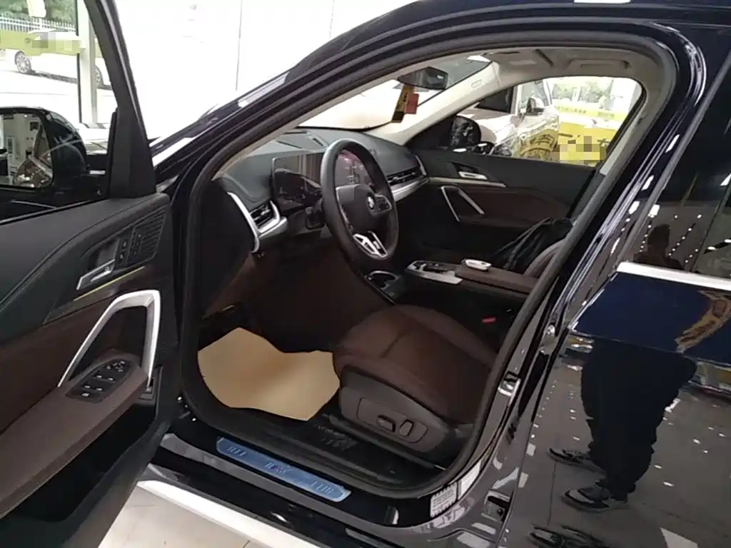 BMW iX1 2023 eDrive25L M Sport Package фото 16