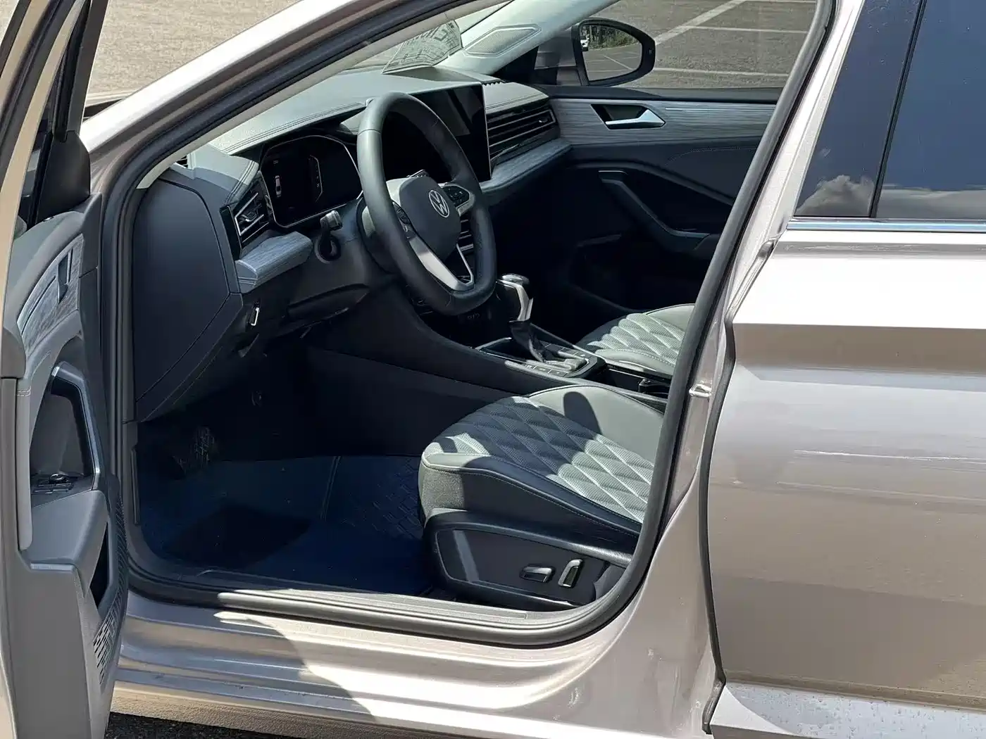 Volkswagen Sagitar 2023 280TSI DSG Surpass Plus Edition фото 4