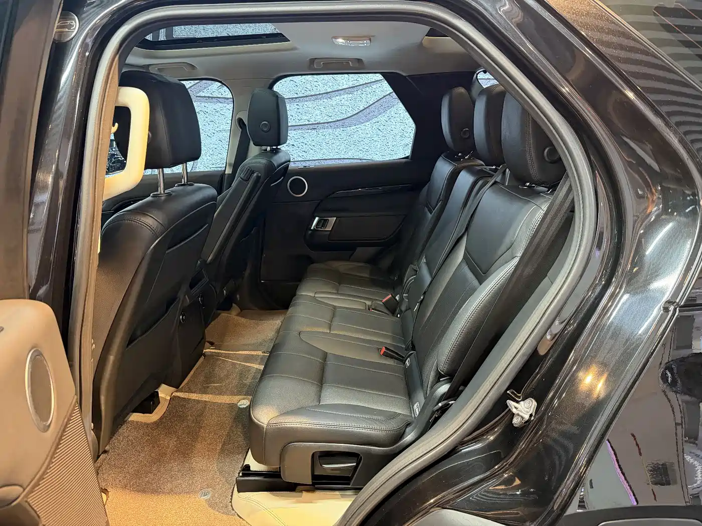Land Rover Discovery 2019 2.0T SE фото 7