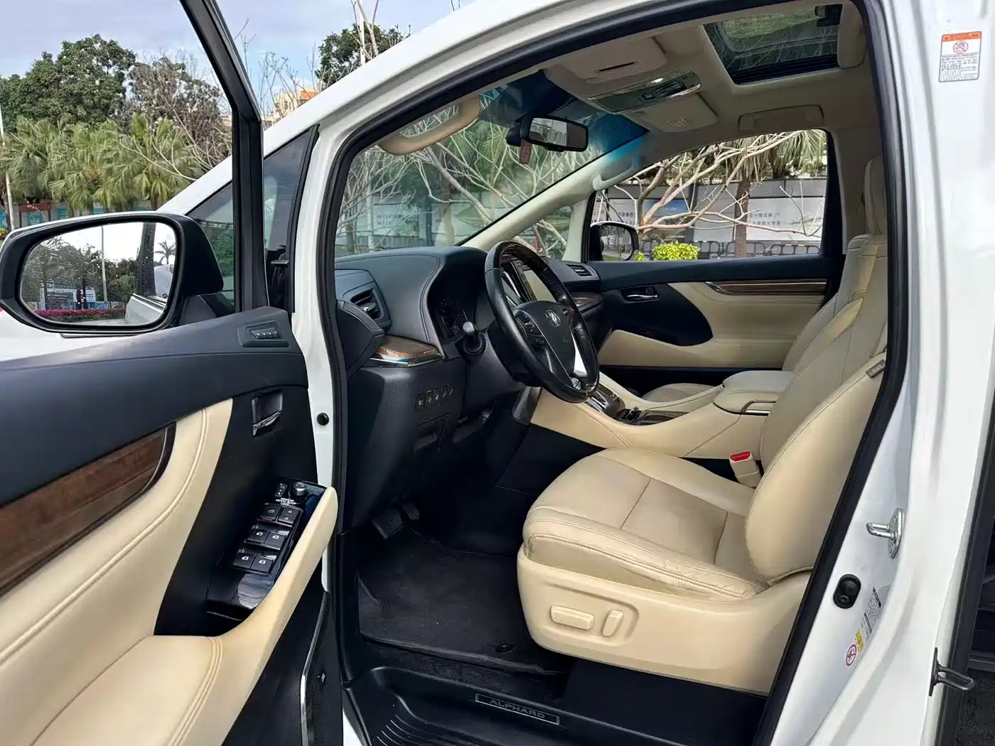 Toyota Alphard 2018 3.5L Premium фото 6