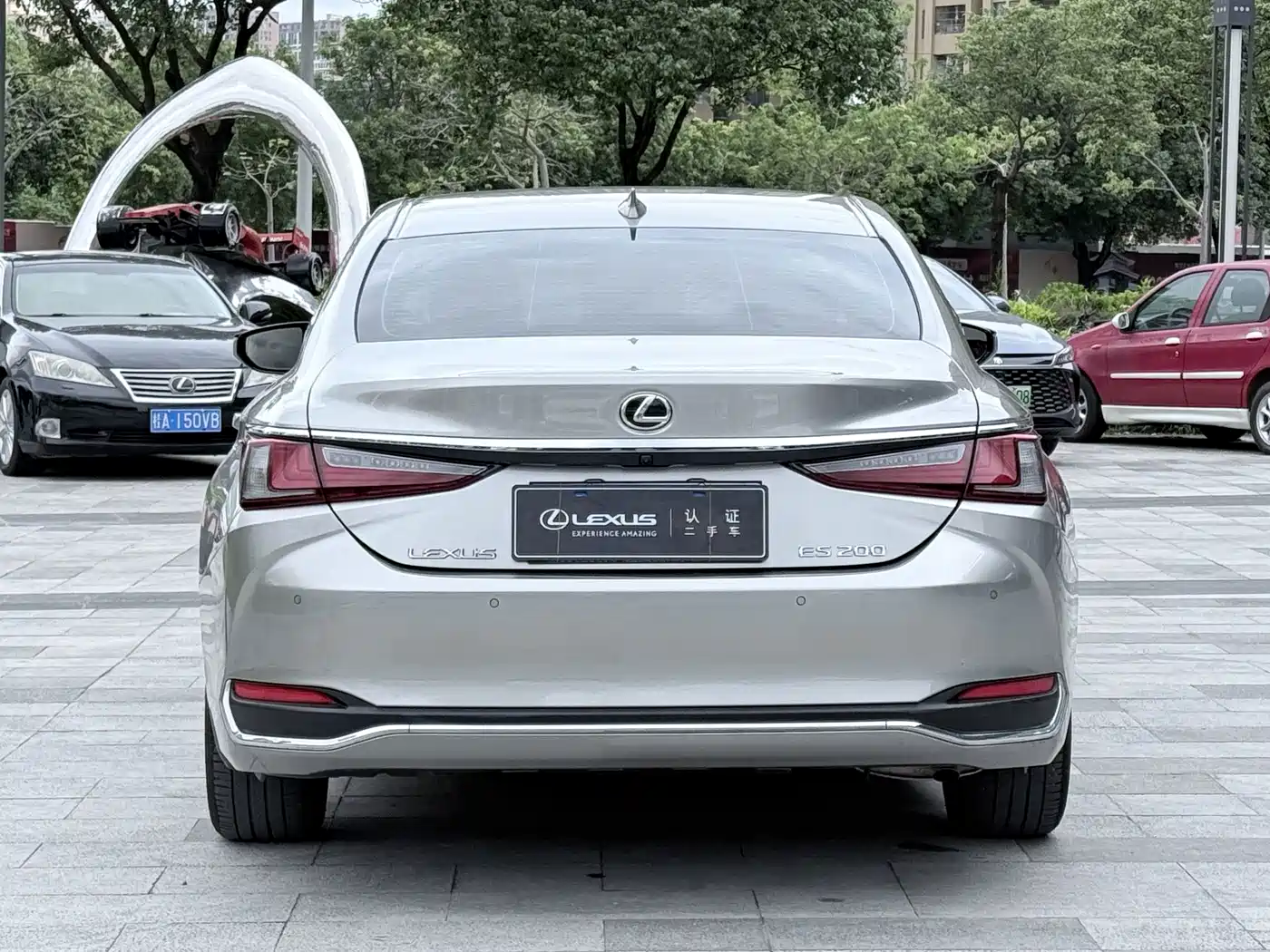 Фото 4 - Lexus ES