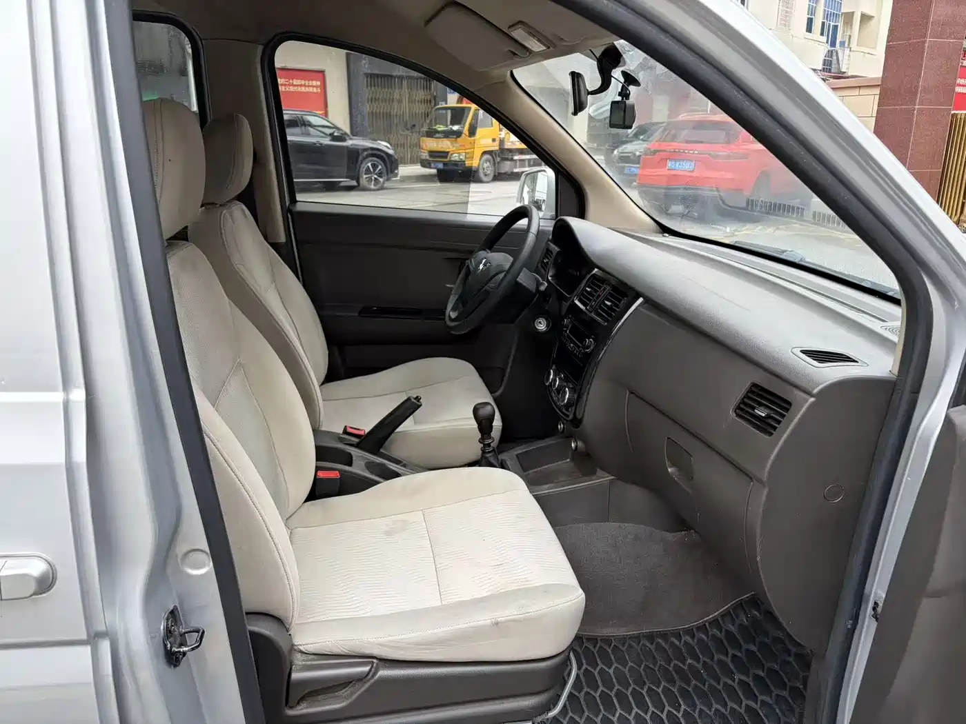 Wuling Motors Wuling Rongguang V 2019 2019 1.5L Standard China VI LAR