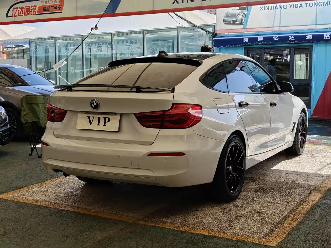 BMW 3 Series GT 2019 320i M Sport Model фото 9