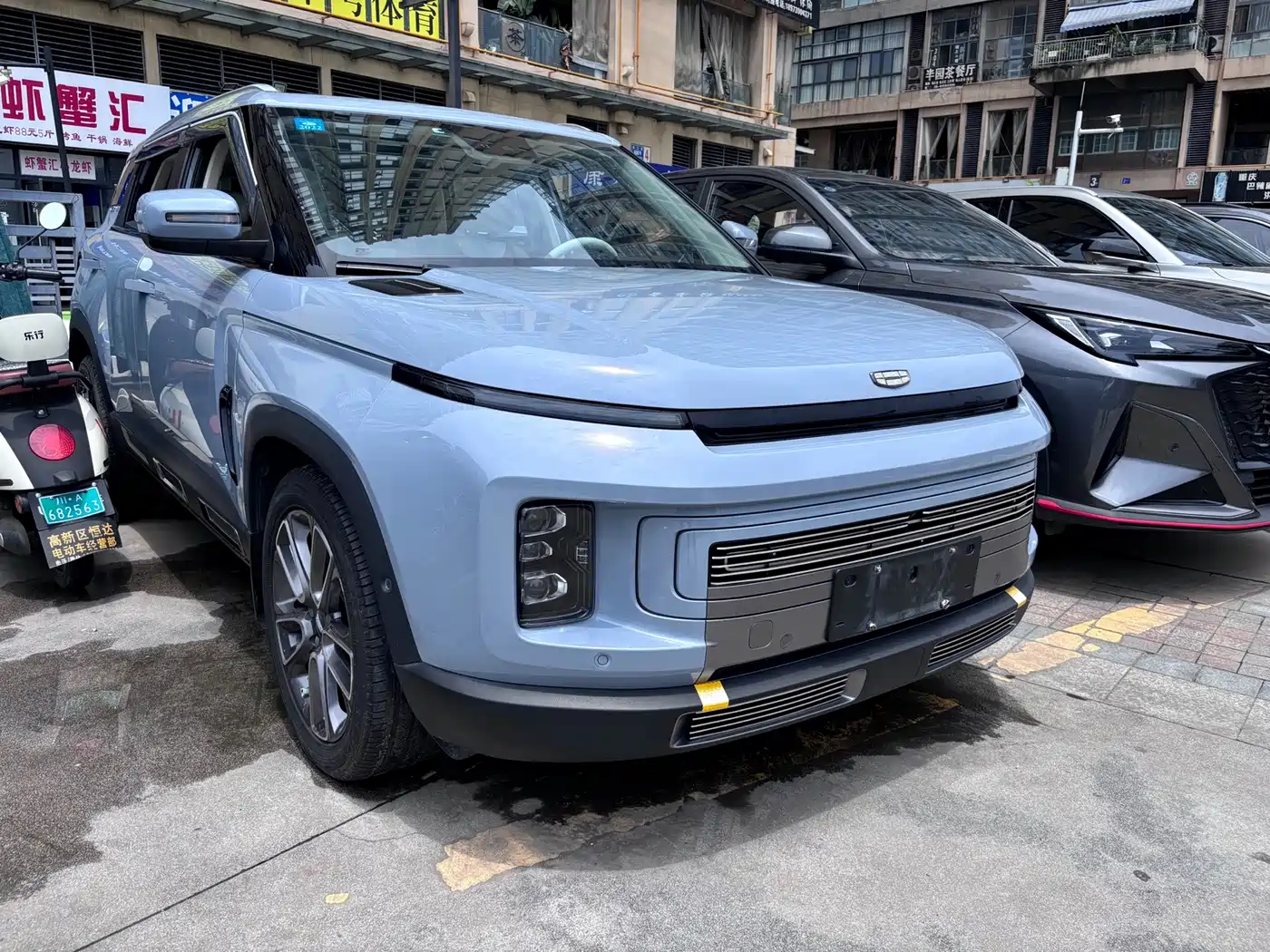 Фото 3 - Geely ICON