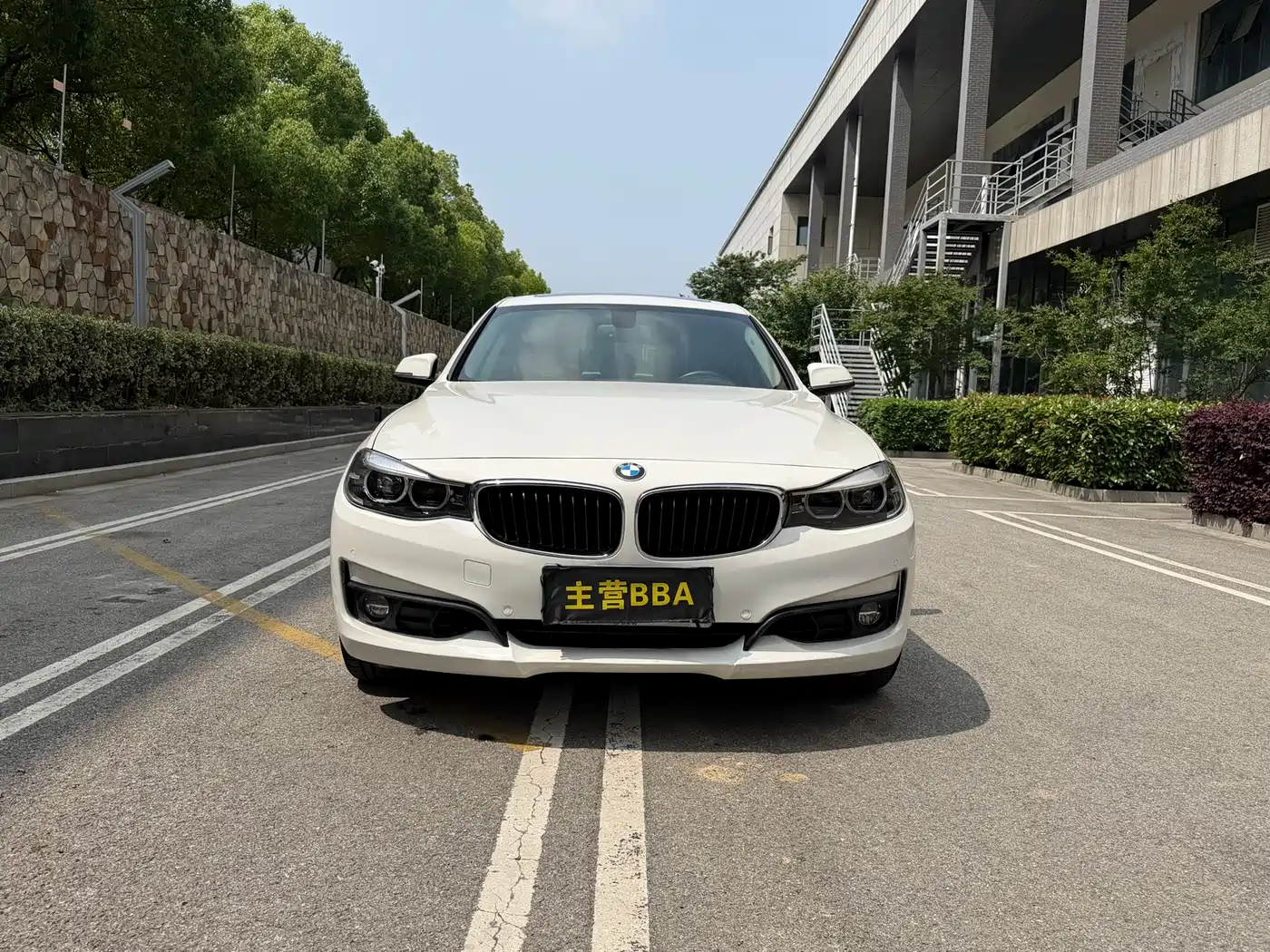 BMW 3 Series GT 2018 320i Fashion фото 2