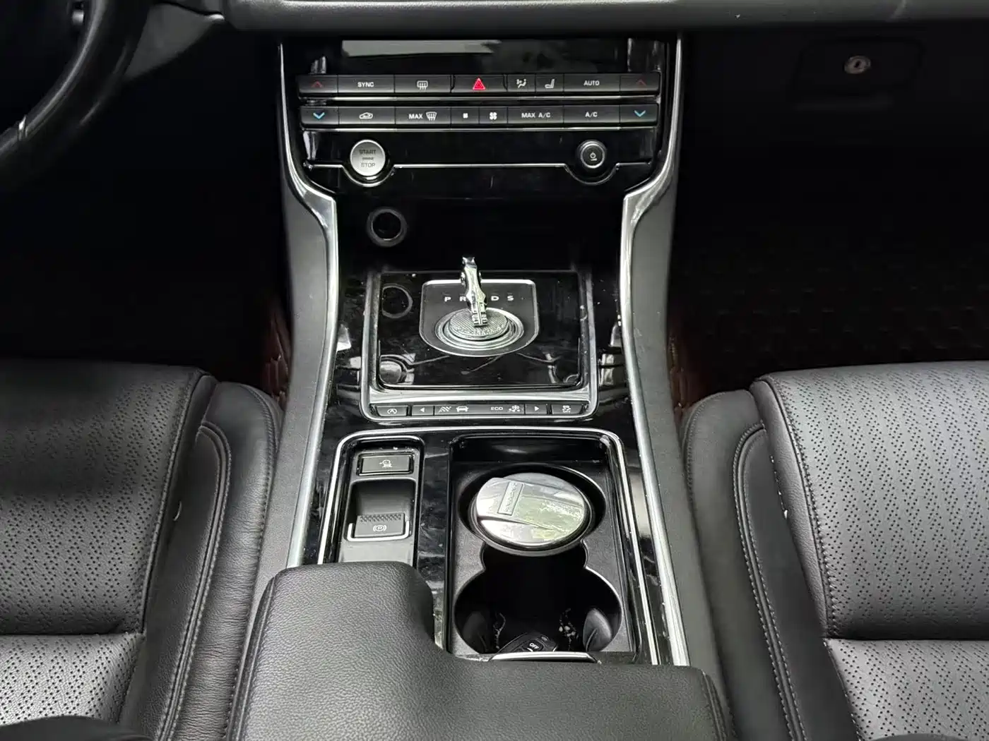 Jaguar XF 2016 2016 XF 2.0T 2WD Elegance Edition