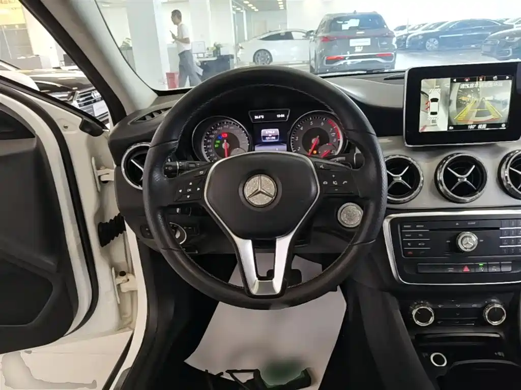 Mercedes-Benz GLA 2016 GLA 200 Dynamic фото 11