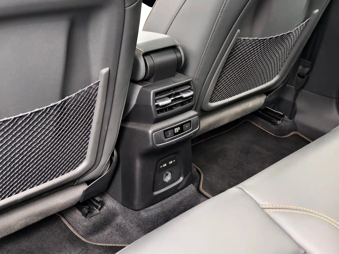 Audi Q4 e-tron 2023 40 e-tron Innovation Edition фото 18