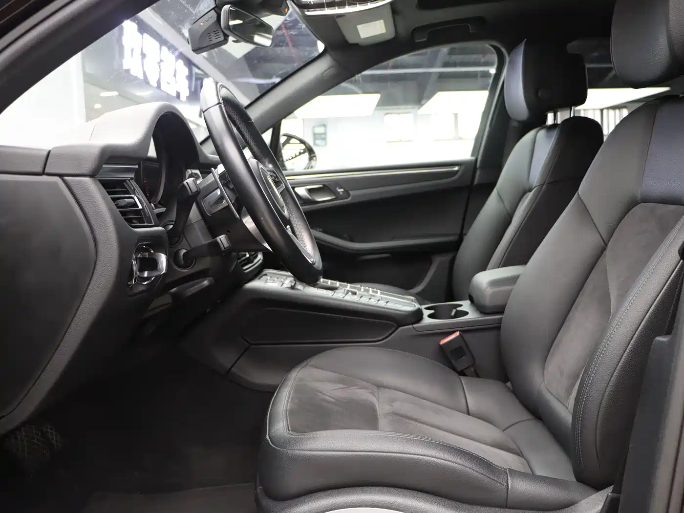 Porsche Macan 2020 Macan 2.0T фото 21