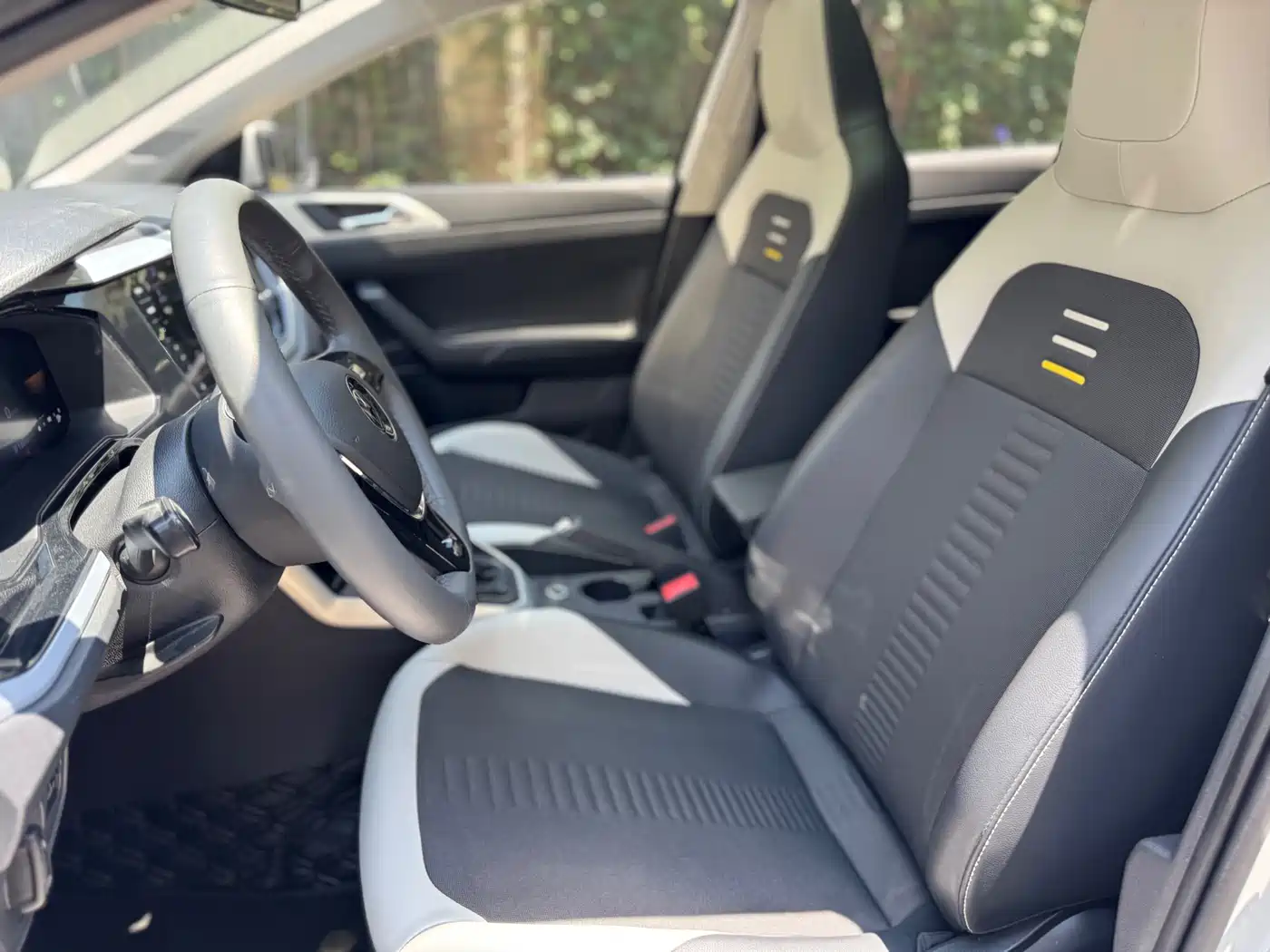 Volkswagen Polo 2023 Plus 1.5L Automatic Colorful Tech Edition фото 12