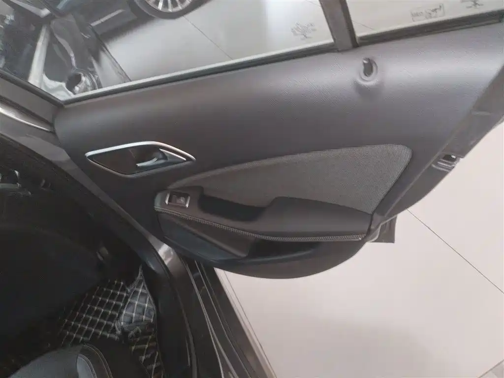 Mercedes-Benz A-Class (Import) 2017 Facelift A 200 Dynamic фото 16