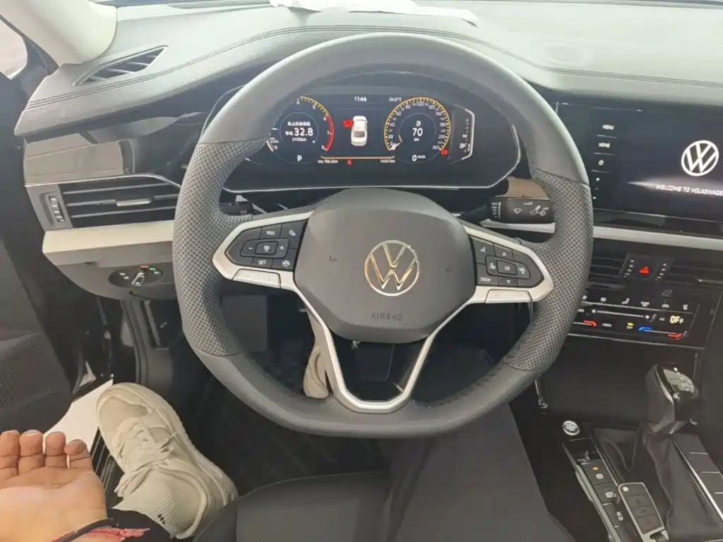 Volkswagen Passat 2026 2026 Outstanding Edition 380TSI Starlight Dragon Soaring Version