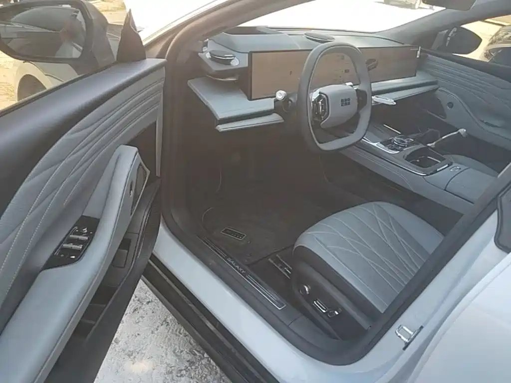 Geely Galaxy Galaxy E8 2025 2025 700km Long Voyage Smart Drive Edition