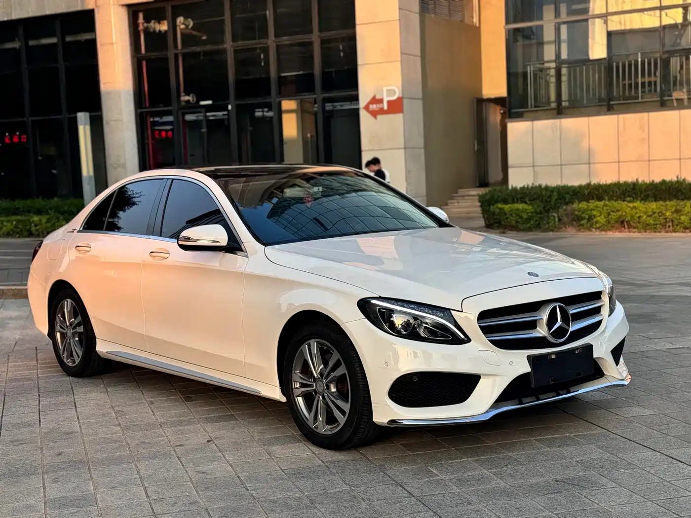 Mercedes-Benz C-Class 2016 C 200 L Sport фото 3