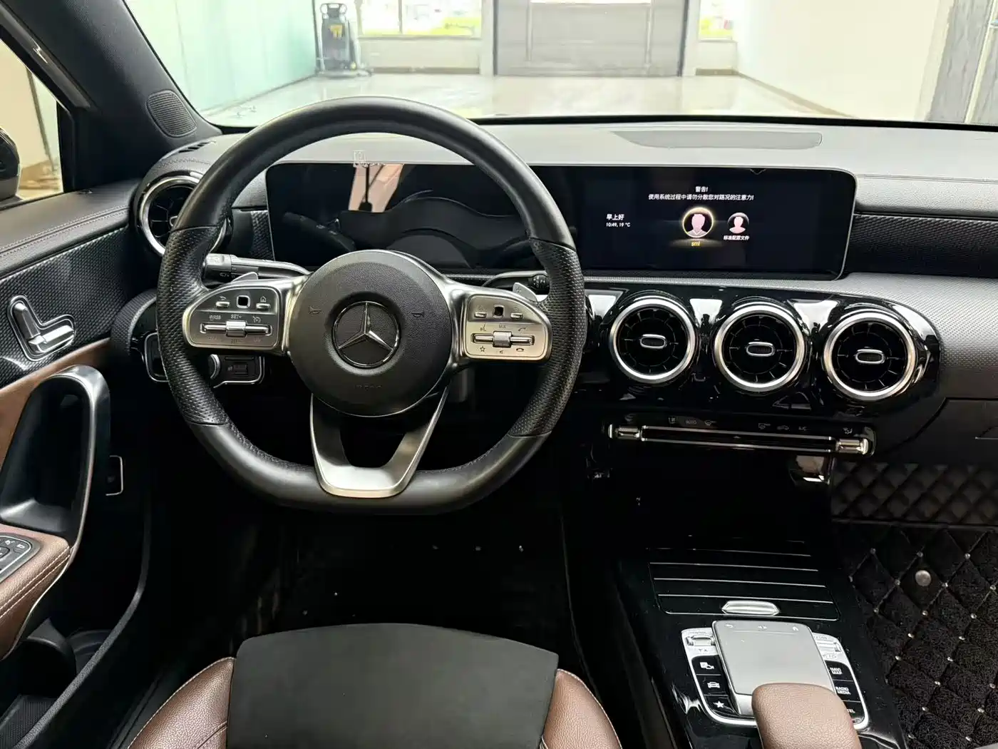 Mercedes-Benz A-Class 2019 Facelift A 200 L Sports Sedan фото 27