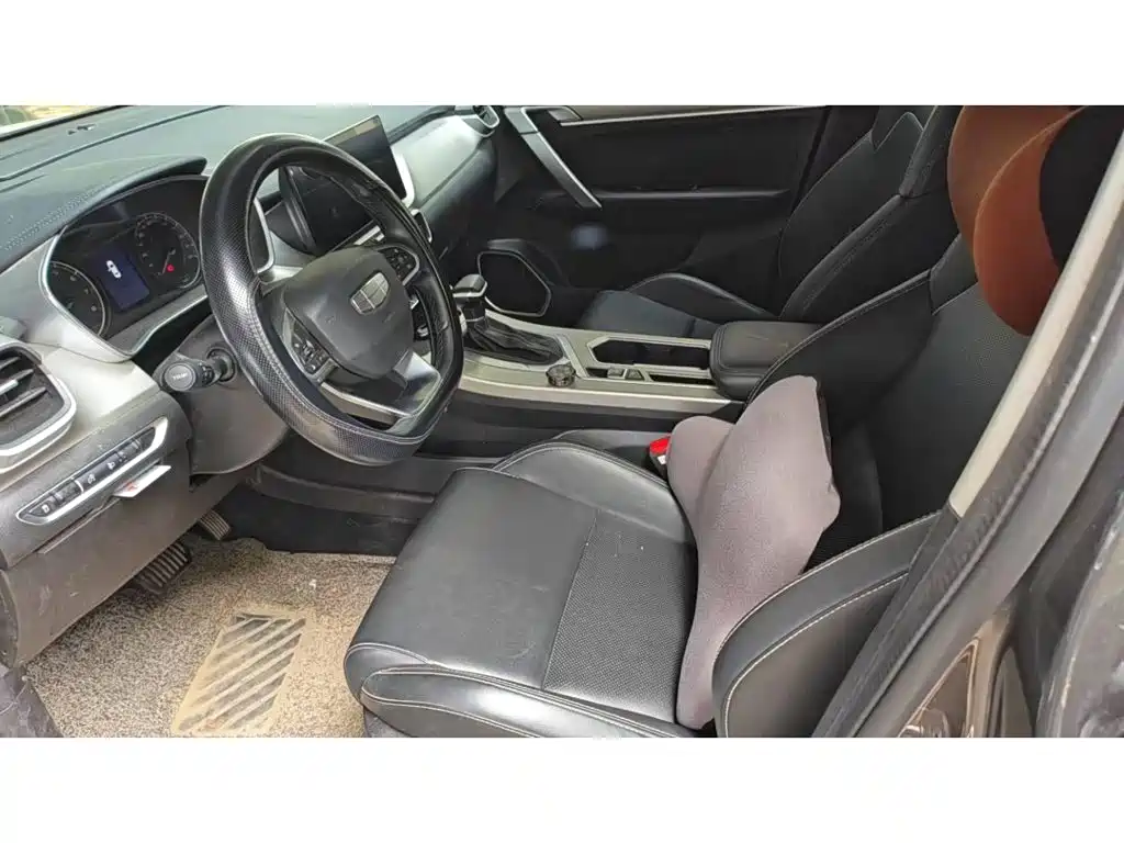 Фото 3 - Geely Coolray