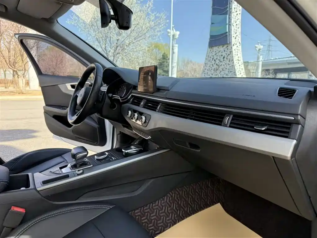 Audi A4L 2019 40 TFSI Progressive (China VI) фото 17