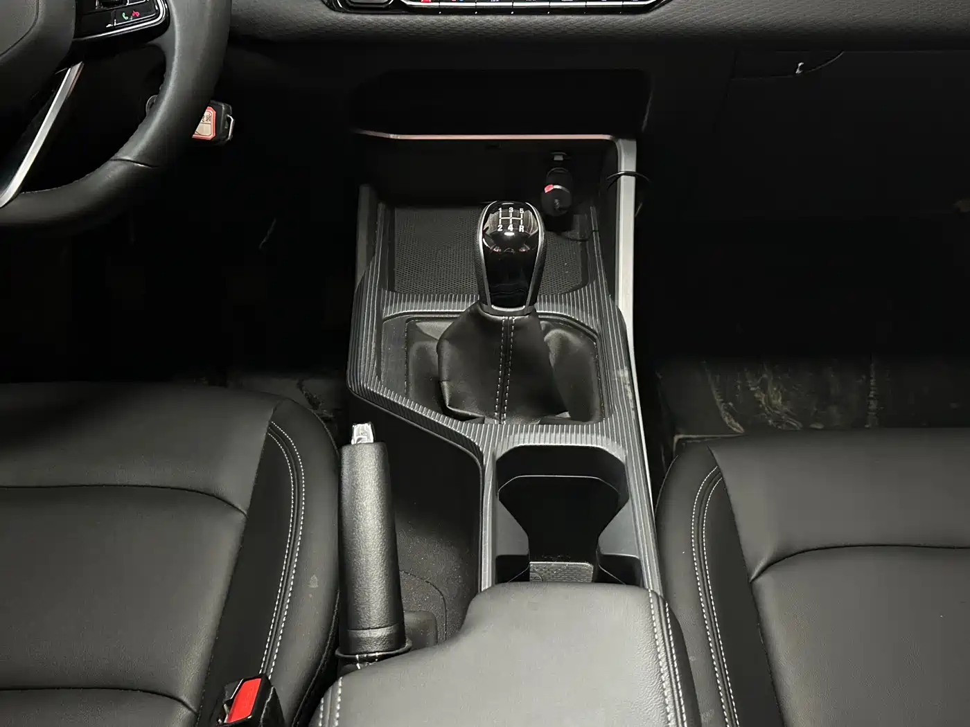 Фото 15 - Geely Emgrand