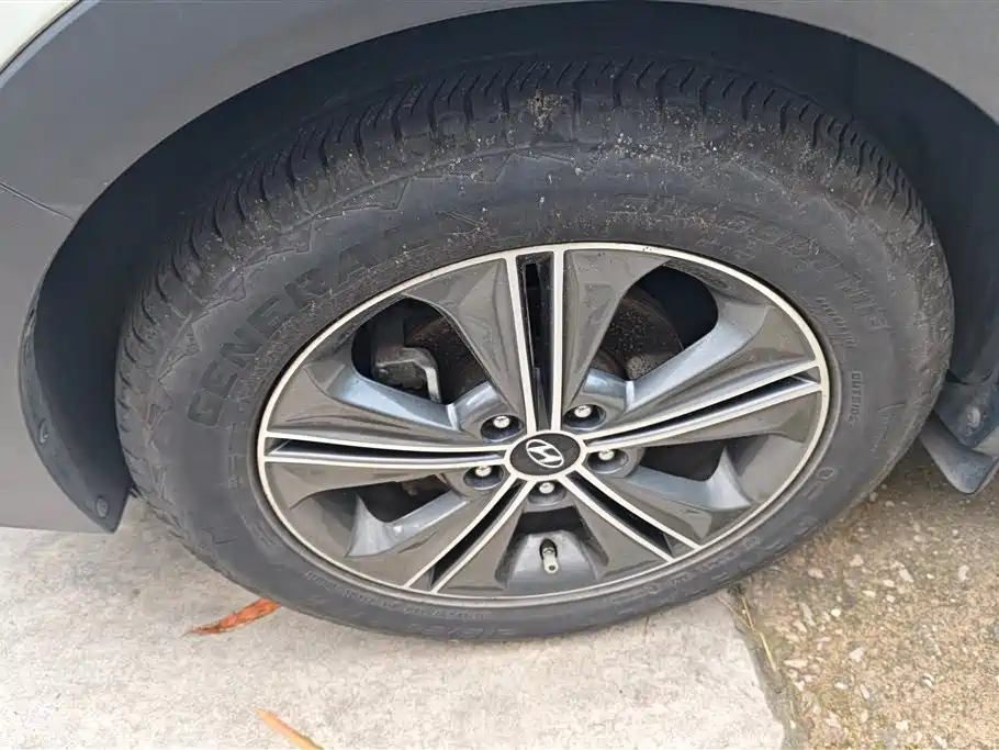 Hyundai Beijing Hyundai ix25 2015 1.6L Automatic 2WD Smart GLS фото 5
