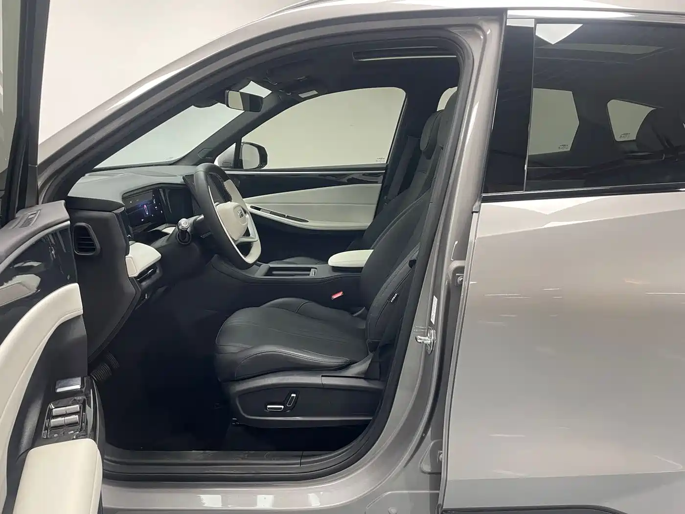 Geely Galaxy Galaxy L7 2024 1.5T 115km PLUS Soaring Dragon Edition фото 9