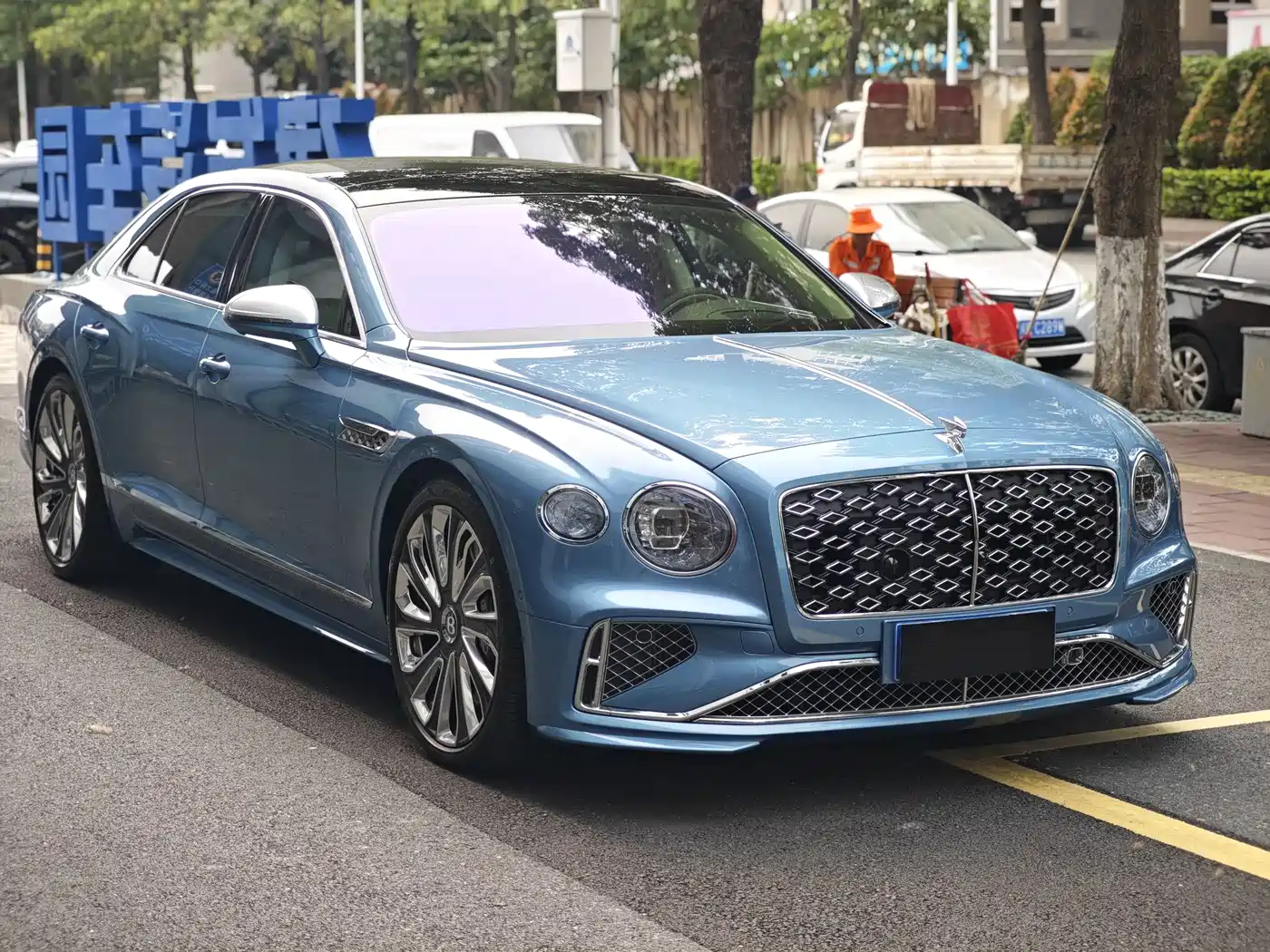 BENTLEY FLYING SPUR PLUG-IN HYBRID