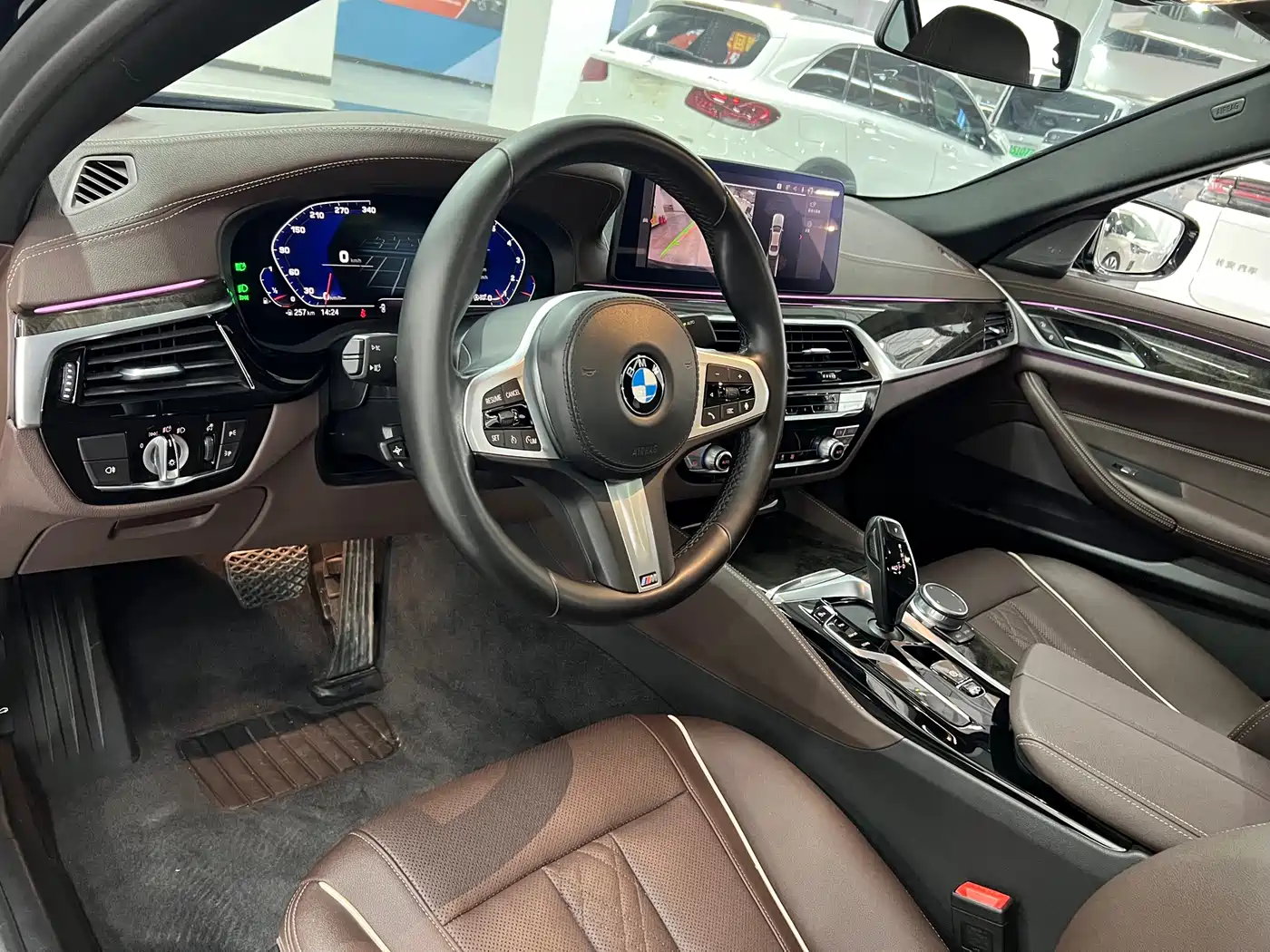 BMW 5 Series 2021 525Li M Sport Package фото 12