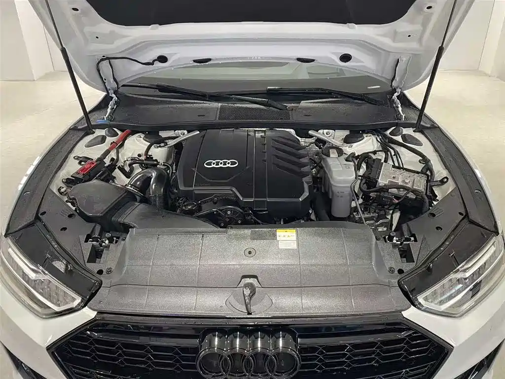 Audi A7 2023 Model 45 TFSI Premium Selection Edition фото 9