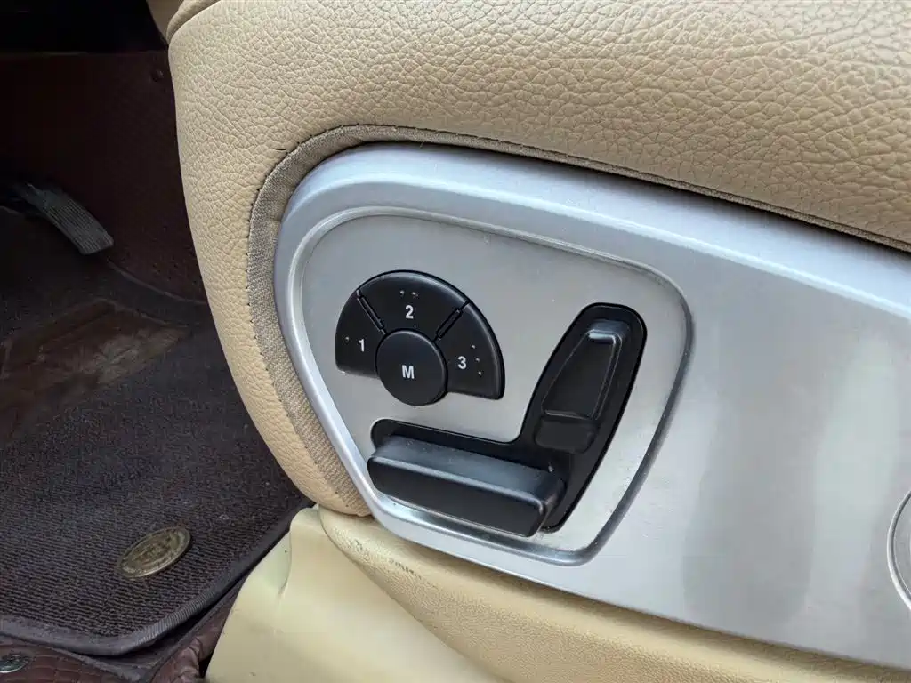 Mercedes-Benz GL-Class фото 11
