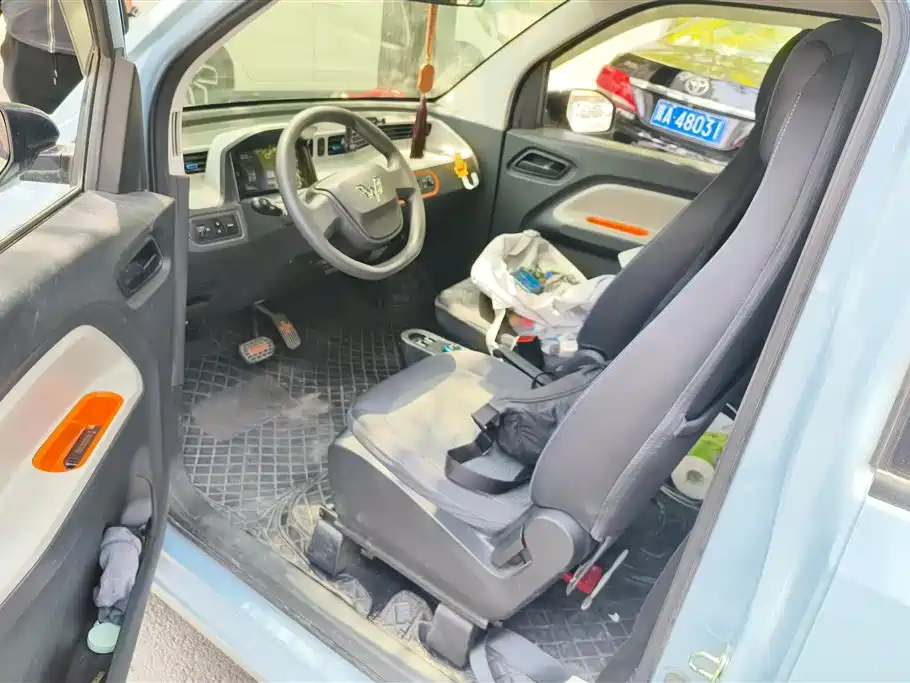 WULING AUTOMOBILE HONGGUANG MINIEV
