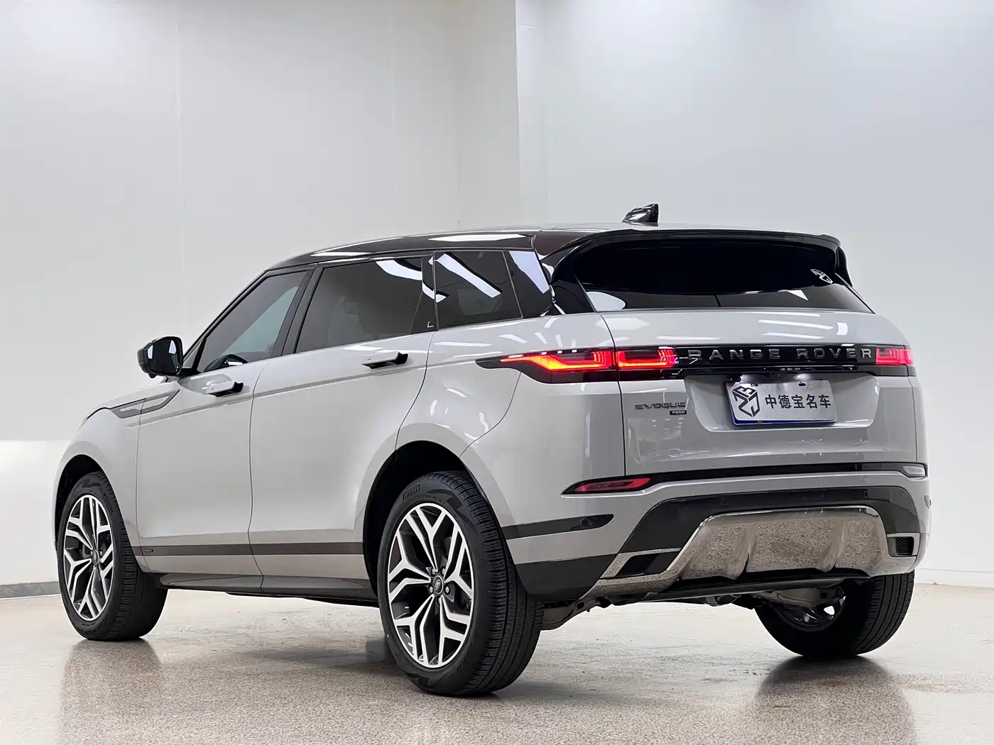 Land Rover Range Rover Evoque 2021 Range Rover Evoque L 249PS R-Dynamic First Edition Launch Edition фото 5