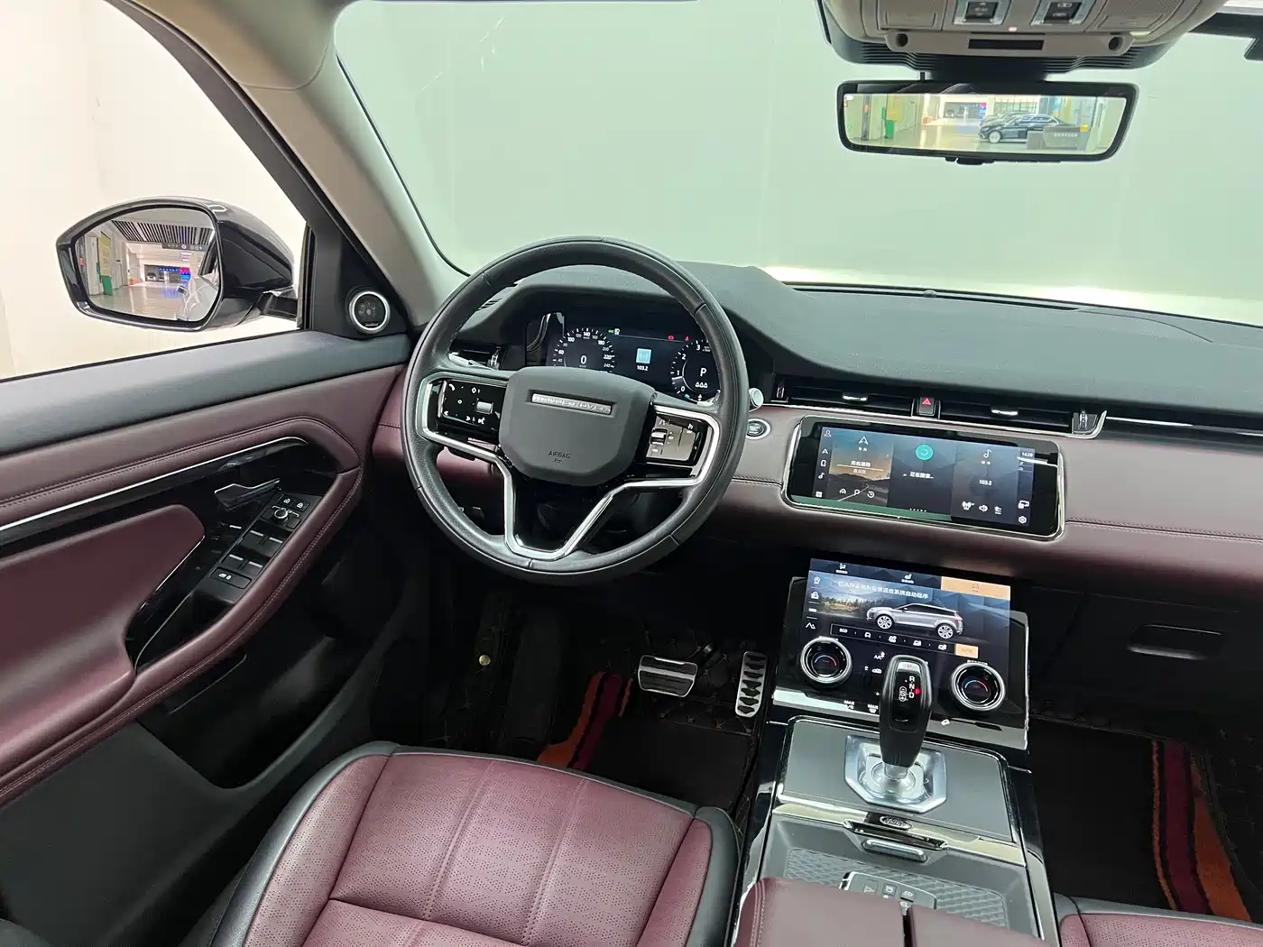 Land Rover Range Rover Evoque 2021 Range Rover Evoque L 249PS R-Dynamic First Edition Launch Edition фото 30