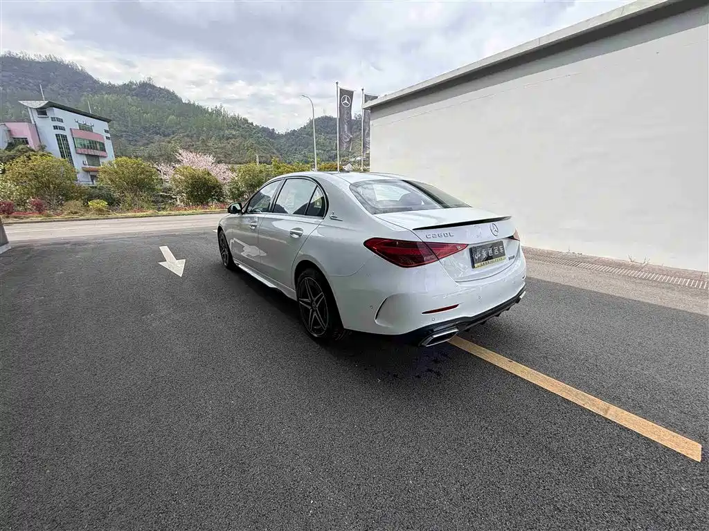 Mercedes-Benz C-Class 2024 C 260 L Night Edition Sport фото 6