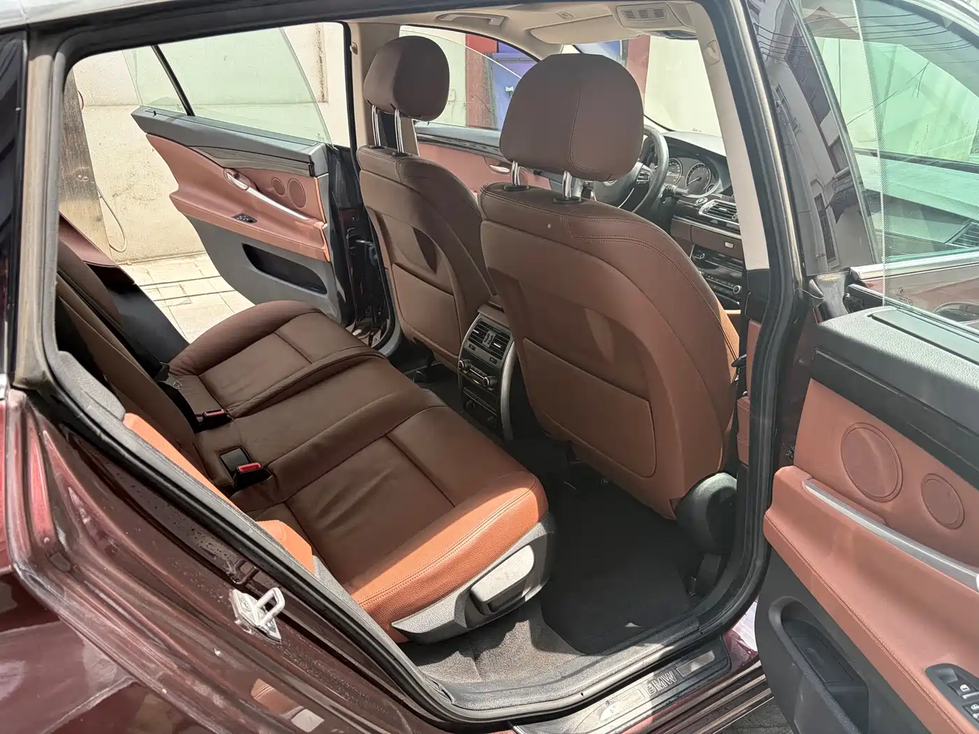 BMW 5 Series GT 2014 535i Leading фото 14