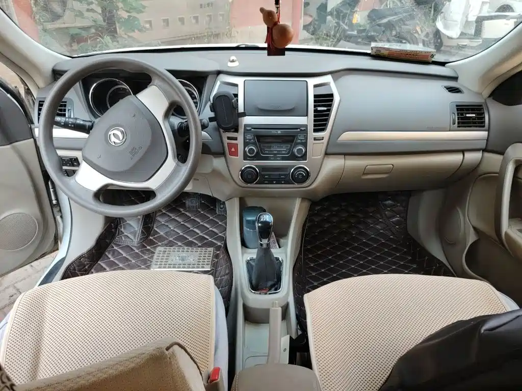 Dongfeng Aeolus Dongfeng Fengshen A60 2015 2014 1.6L Manual Luxury