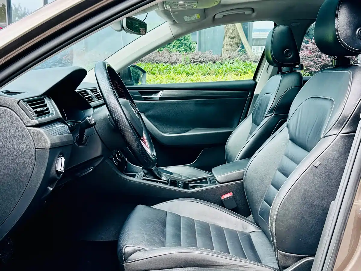 Škoda Superb 2016 TSI330 DSG Smart Edition фото 7
