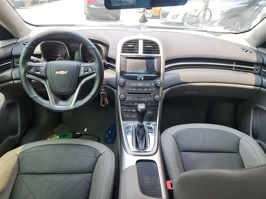 Chevrolet Malibu 2013 2.0L Automatic Luxury Edition фото 10