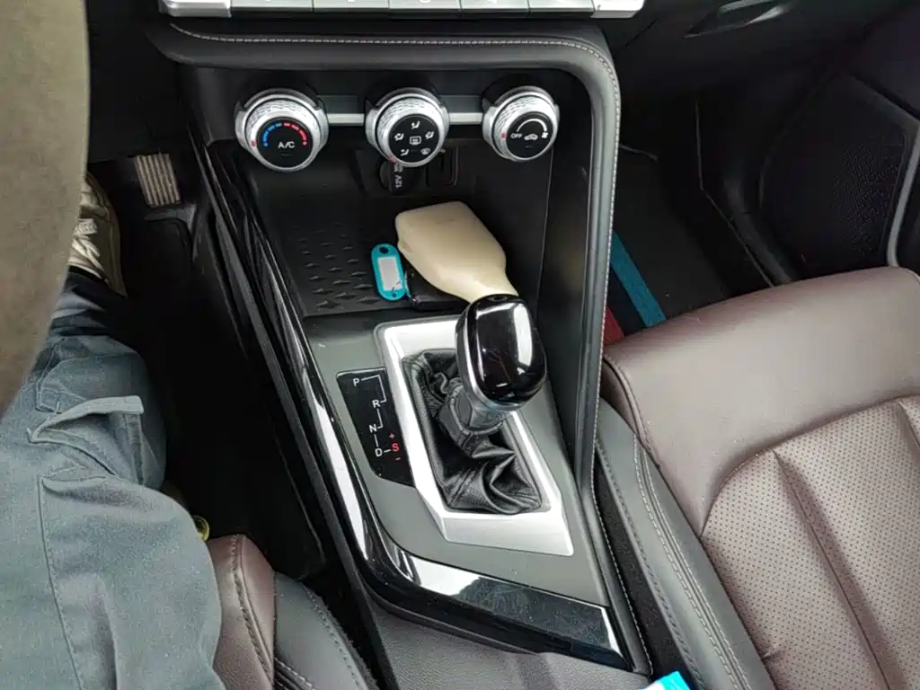 Changan CS15 2020 2019 1.5L Auto Deluxe China VI