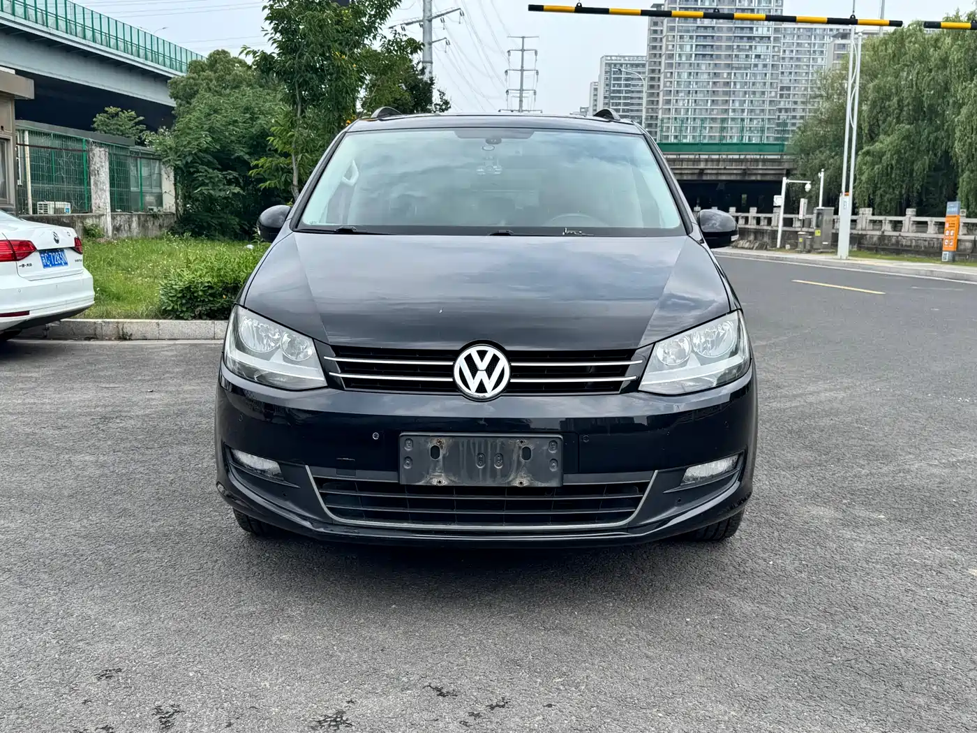 Volkswagen Sharan 2013 1.8TSI Standard фото 2