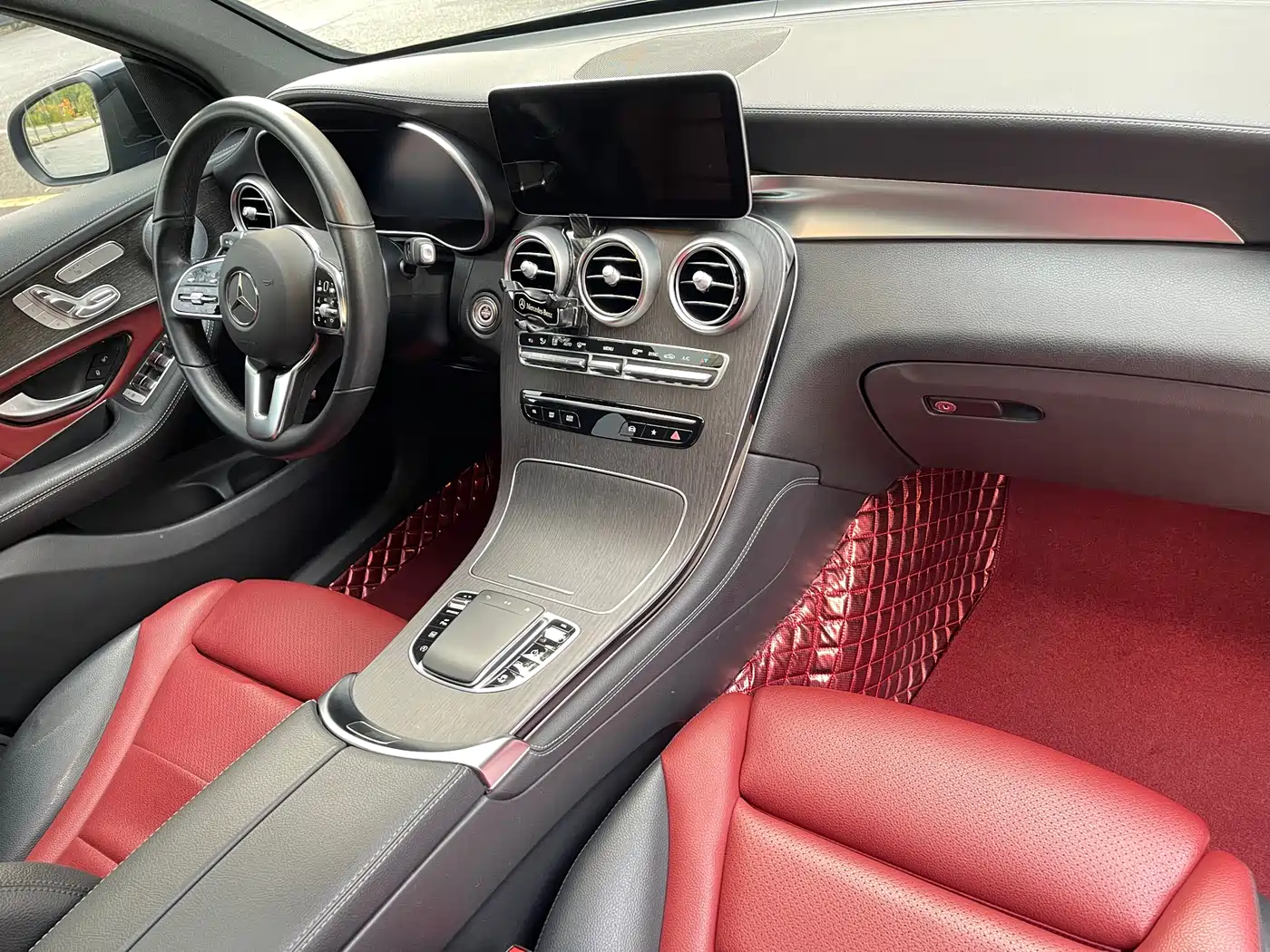 Mercedes-Benz GLC Coupe 2020 GLC 300 4MATIC Coupe SUV фото 9