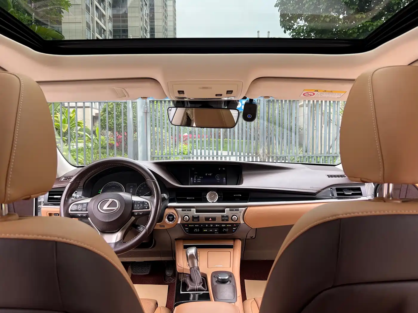 Lexus ES 2015 300h Comfort Edition фото 13