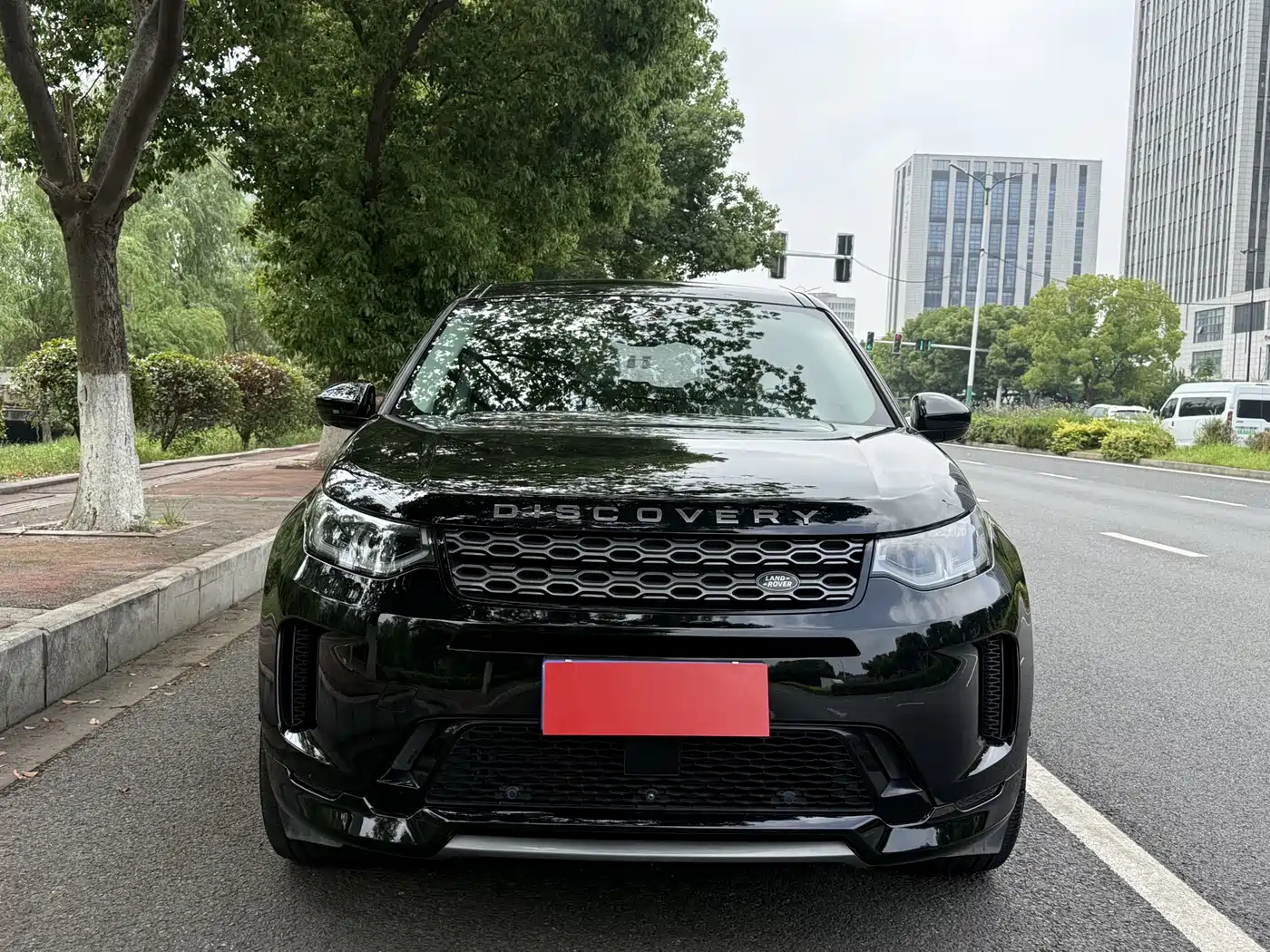 Land Rover Discovery Sport 2020 249PS R-Dynamic Performance фото 2