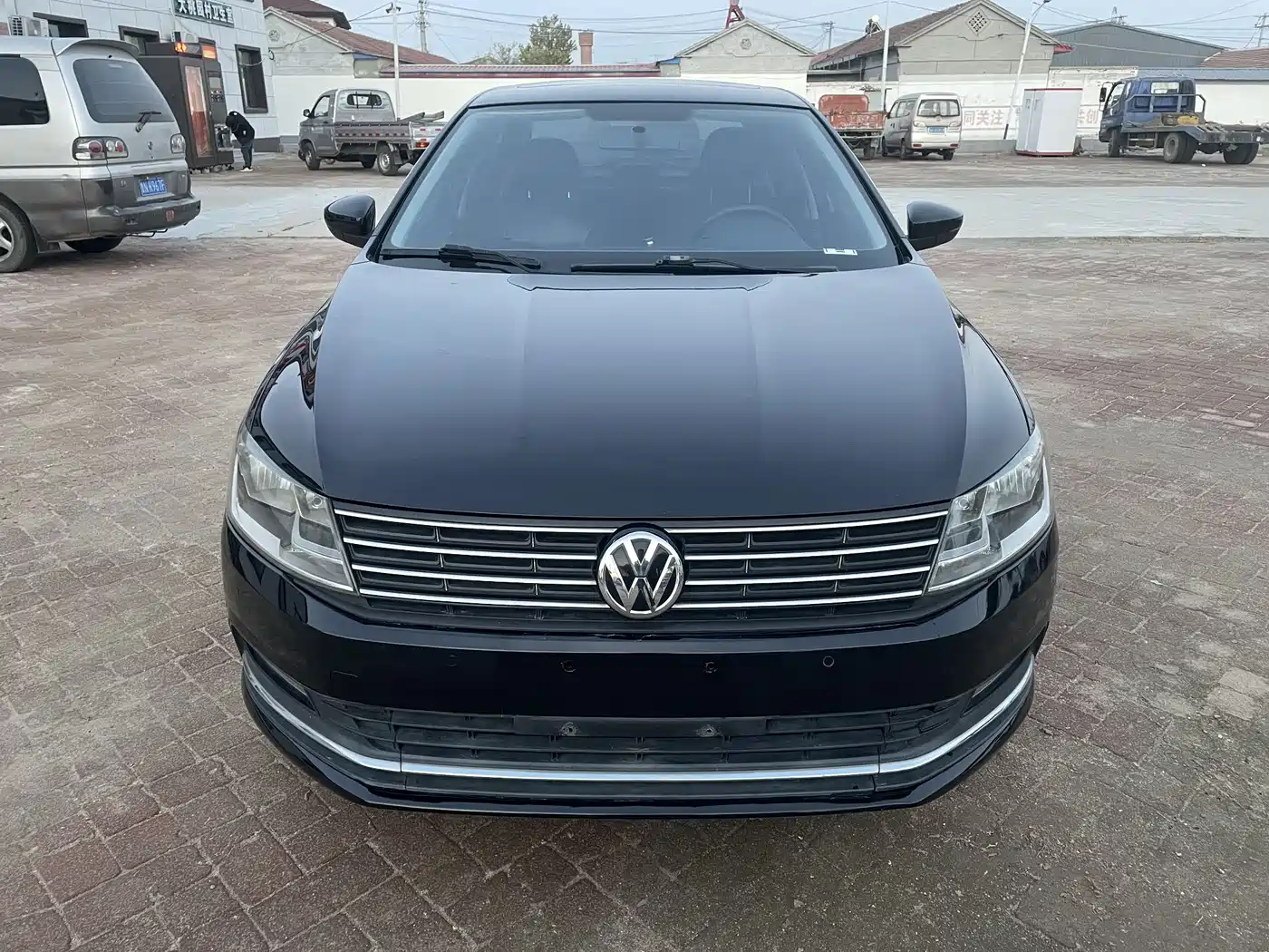 Volkswagen Lavida 2015 1.6L Automatic Comfort Edition фото 3