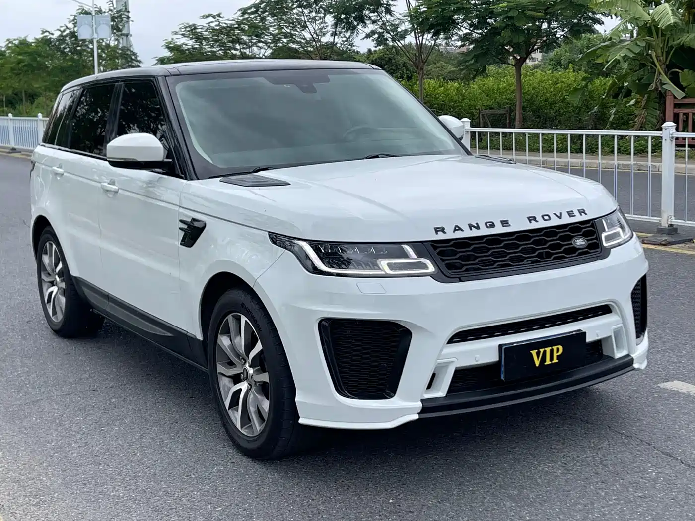 Land Rover Range Rover Sport 2015 3.0 SC V6 HSE фото 3