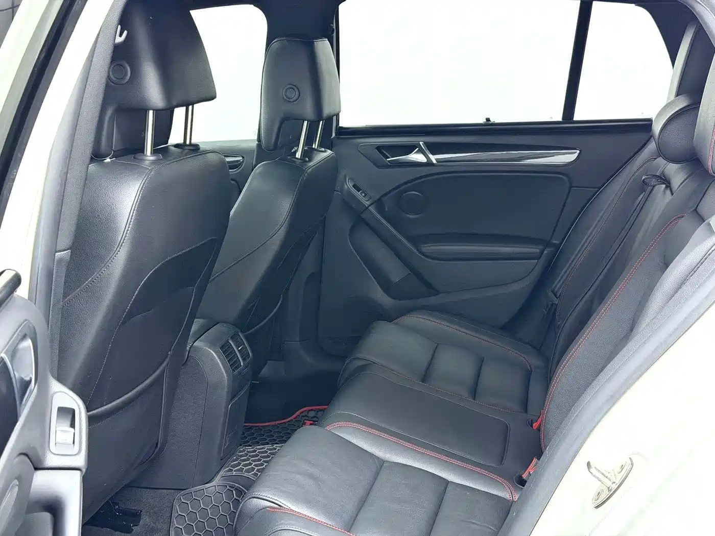 Volkswagen Golf GTI 2012 2.0TSI GTI фото 6
