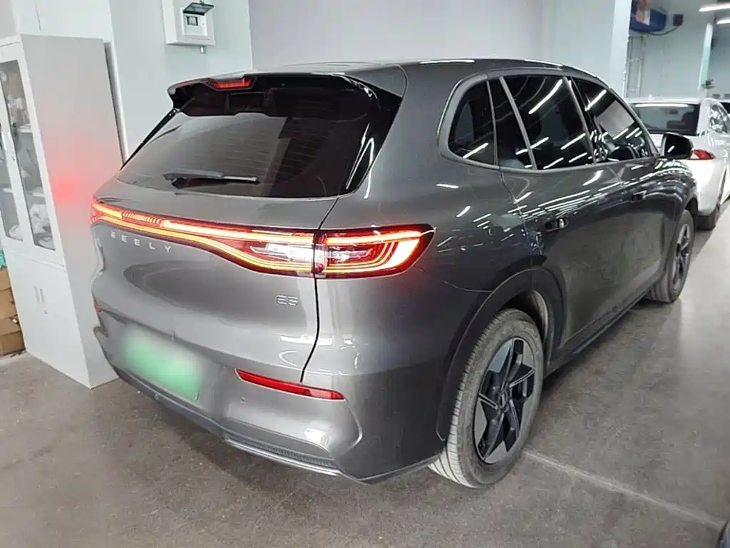 Фото 7 - Geely Galaxy Galaxy E5
